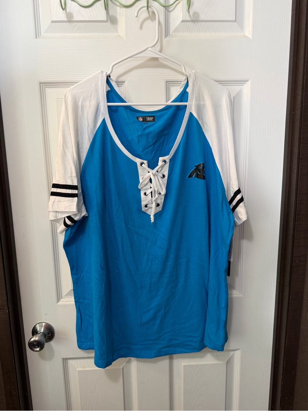 NWT Carolina Panthers NFL Team Apparel Lace Up Back Logo T-shirt Plus Size 2X - Picture 2 of 5